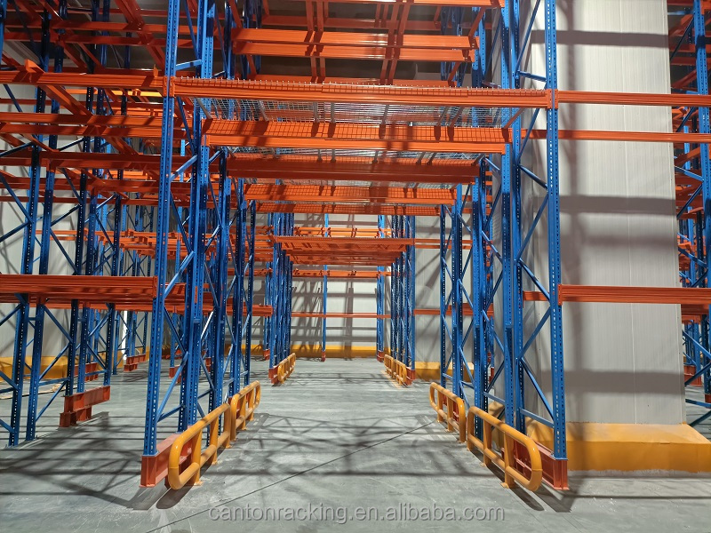 Selectieve palletstellingen zijn essentieel voor het optimaliseren van de magazijnruimte en het bieden van gemakkelijke toegang tot elke pallet.