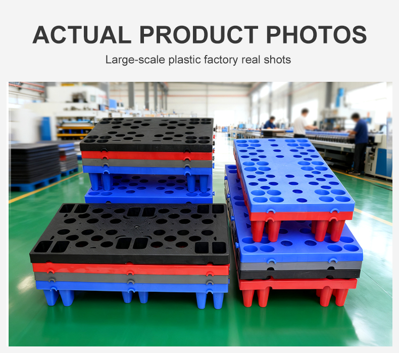 Milieuvriendelijke, enkelzijdige, gladde kunststof pallet, standaardmaten, stapelbaar, lichtgewicht, voor magazijnvloeren en industrieel gebruik.