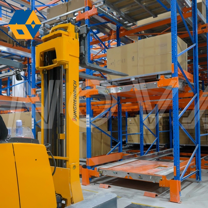 Op maat gemaakte stalen palletstellingen, stapelrekken en schappen, magazijnopslagrekken, zware shuttle-stellingen voor industrieel gebruik.