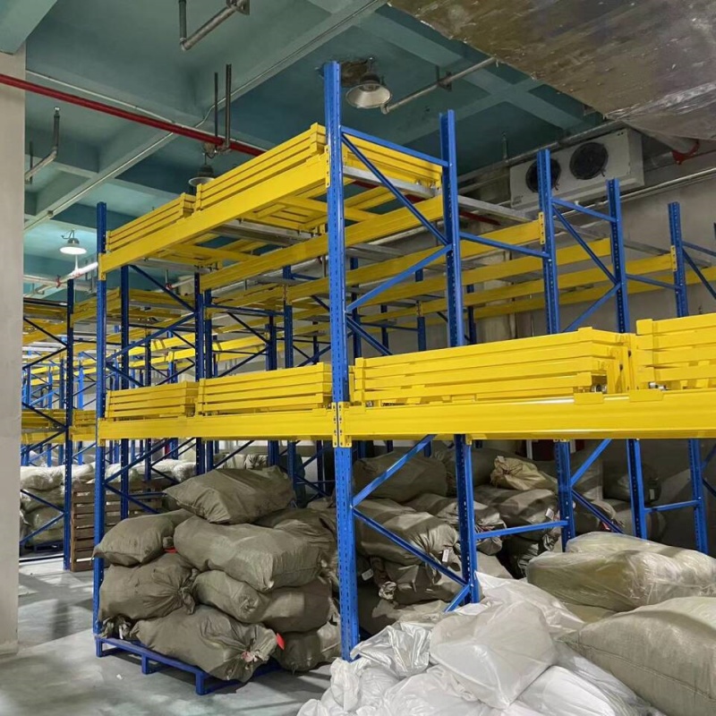 Chinese productie van zware magazijnstellingen, stapelstellingen, stellingen en push-back palletstellingen.