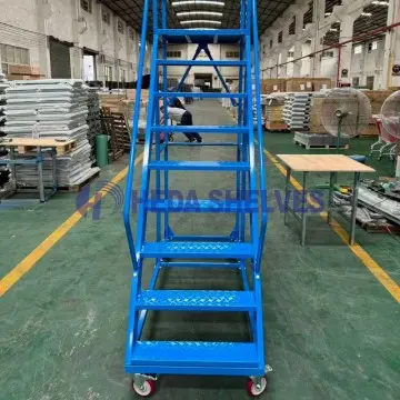 Orderpickwagens en magazijntrappen