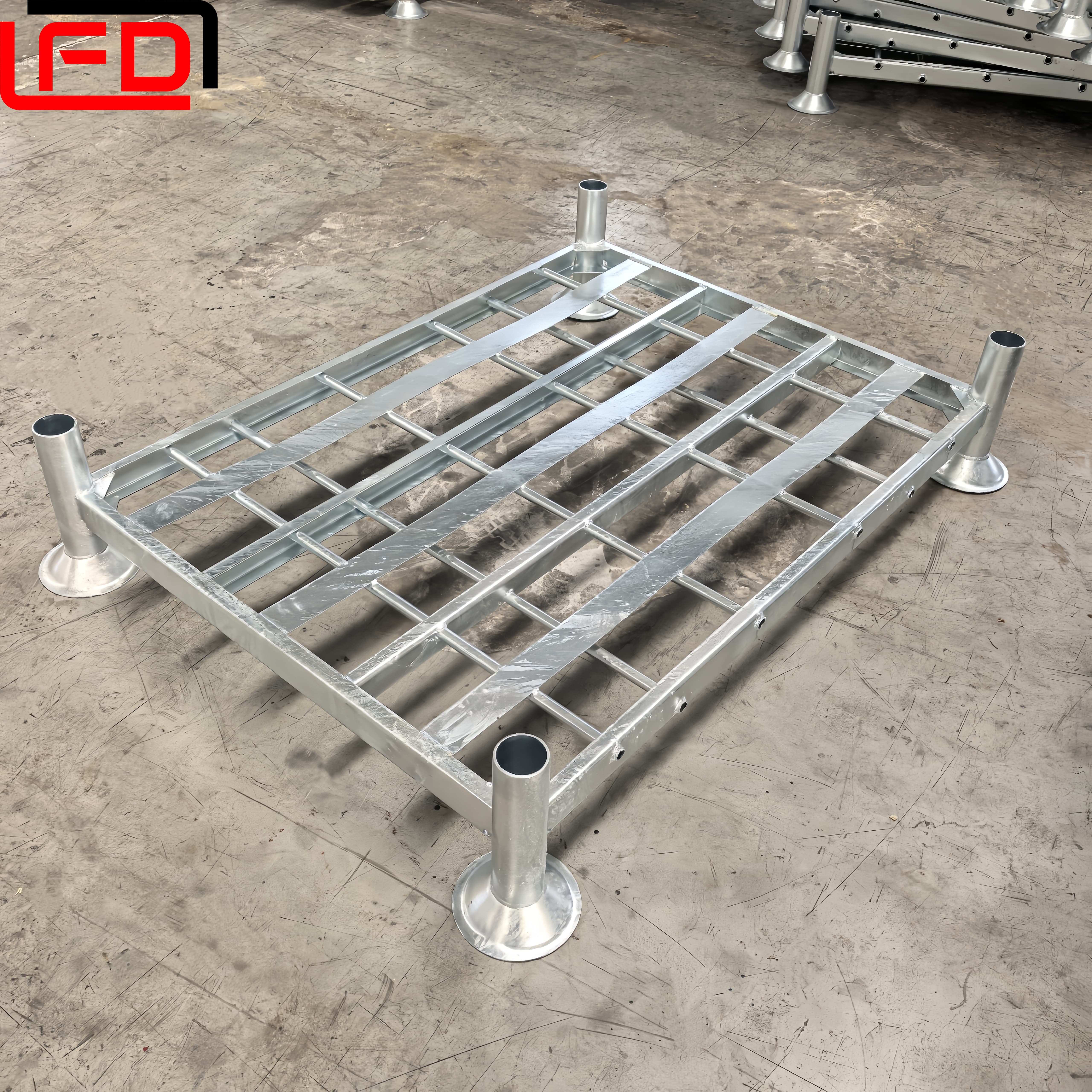 Dompelverzinkte industriële opslag- en logistieke apparatuur, palletstellingen, magazijnstellingen, stapelbare pallets, metalen pallets