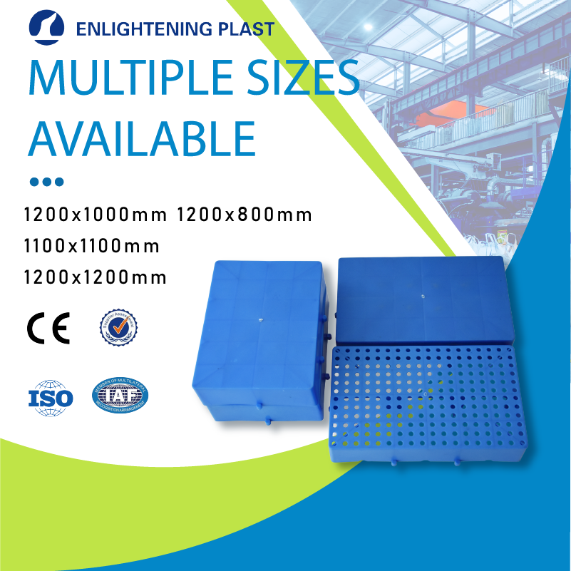 Robuust HDPE-palletsysteem met in elkaar grijpende modules, volledig wasbaar, geschikt voor de grafische industrie, magazijnen en papierindustrie.