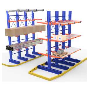 Industriële magazijnstellingen, zwaar uitgevoerd, cantilever stellingsysteem voor magazijnen, hout, stalen balken en buizen.