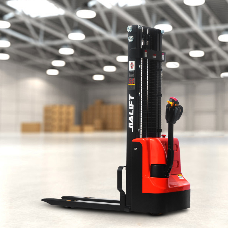 Palletstapelaar van 1 ton, 1,2 ton en 1,5 ton met een hefhoogte van 1600-4000 mm. Accu-aangedreven stapelaar en elektrische stapelaar.