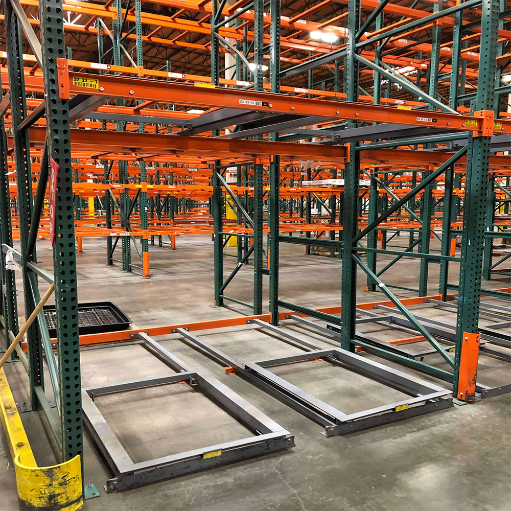 Zwaar uitgevoerde magazijnstellingen, stapelstellingen, stellingen, push-back palletstellingen.
