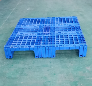 Grote, robuuste, geassembleerde pallet, op maat gemaakt qua vorm en afmeting, modulair samengesteld, kunststof pallet.