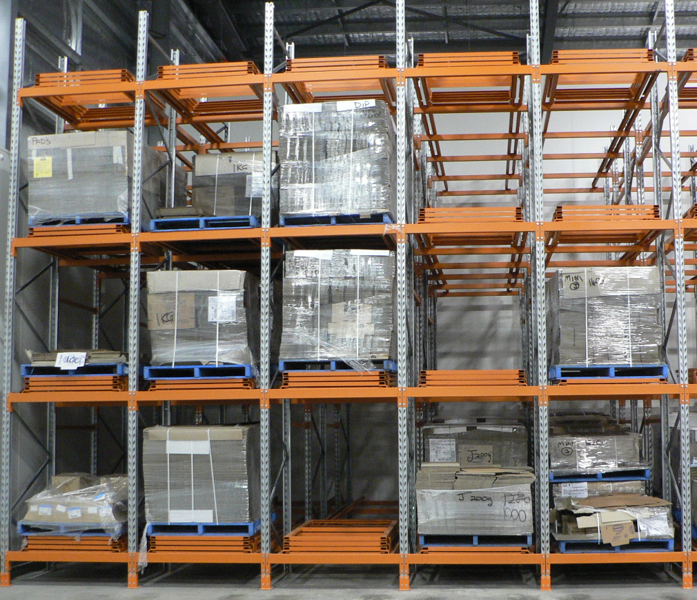 Kosteneffectief pushback palletstellingensysteem voor koelopslag en logistieke magazijnen