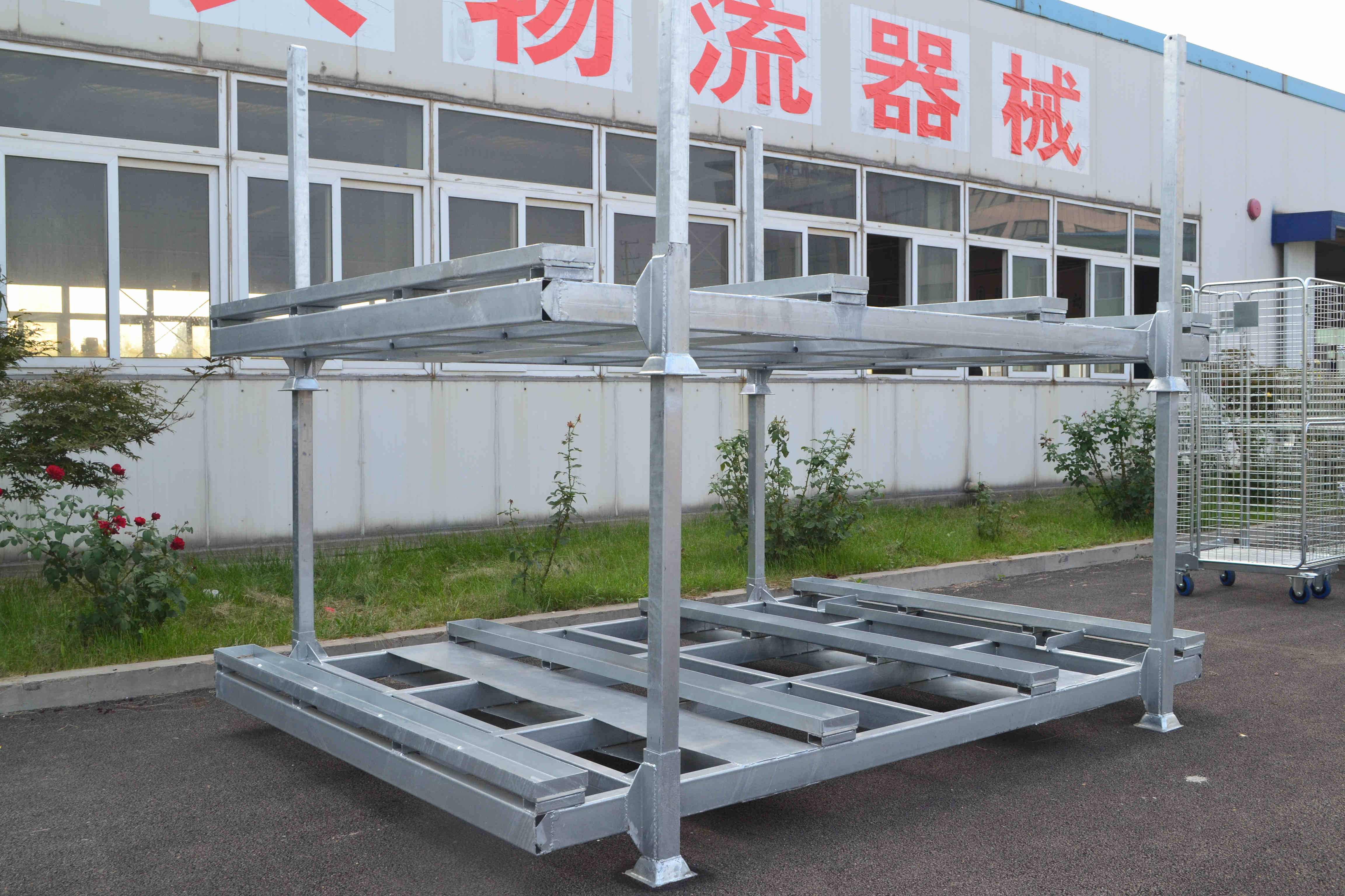 Aanpasbaar, robuust, thermisch verzinkt metalen palletstellingplatform voor fabrieken en magazijnen. OEM-ondersteuning voor palletisering.
