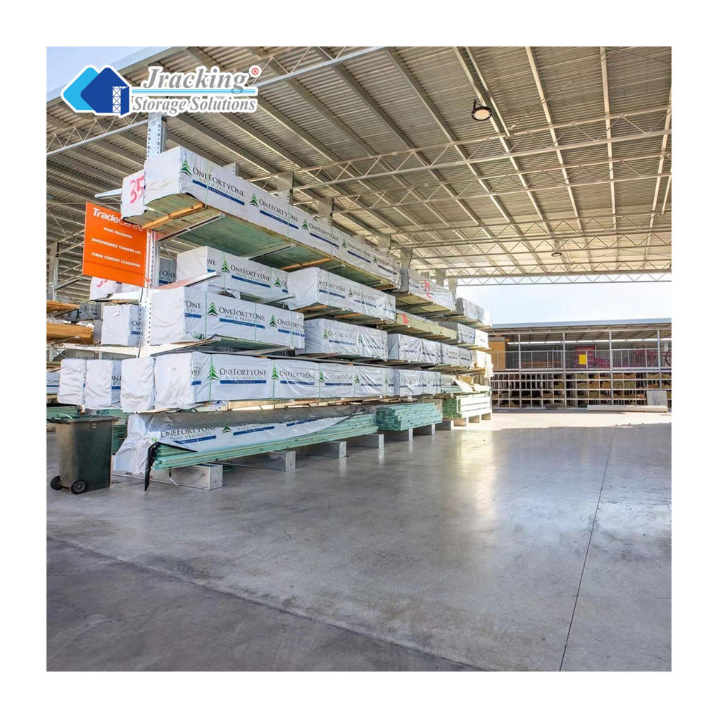 Industriële magazijnstellingen, zwaar uitgevoerd, cantilever stellingsysteem voor magazijnen, hout, stalen balken en buizen.