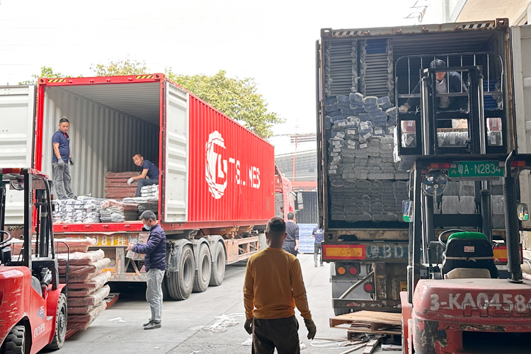 Containerbelading in fabriek
