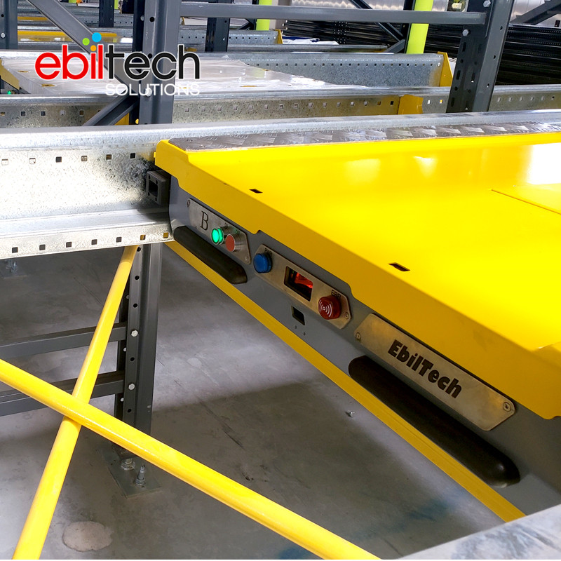 Slim magazijnautomatiseringssysteem met palletshuttle