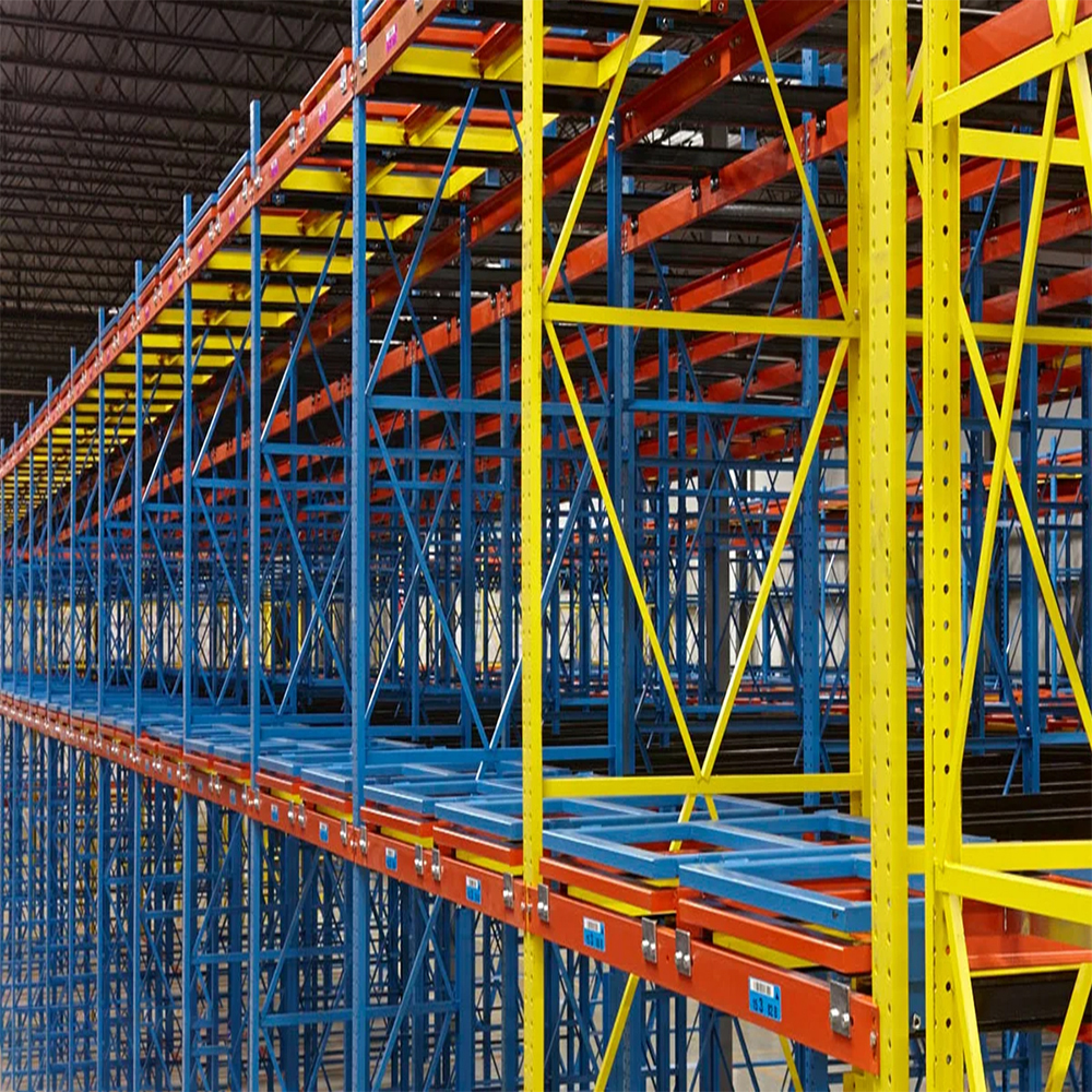 Zwaar uitgevoerde magazijnstellingen, stapelstellingen, stellingen, push-back palletstellingen.