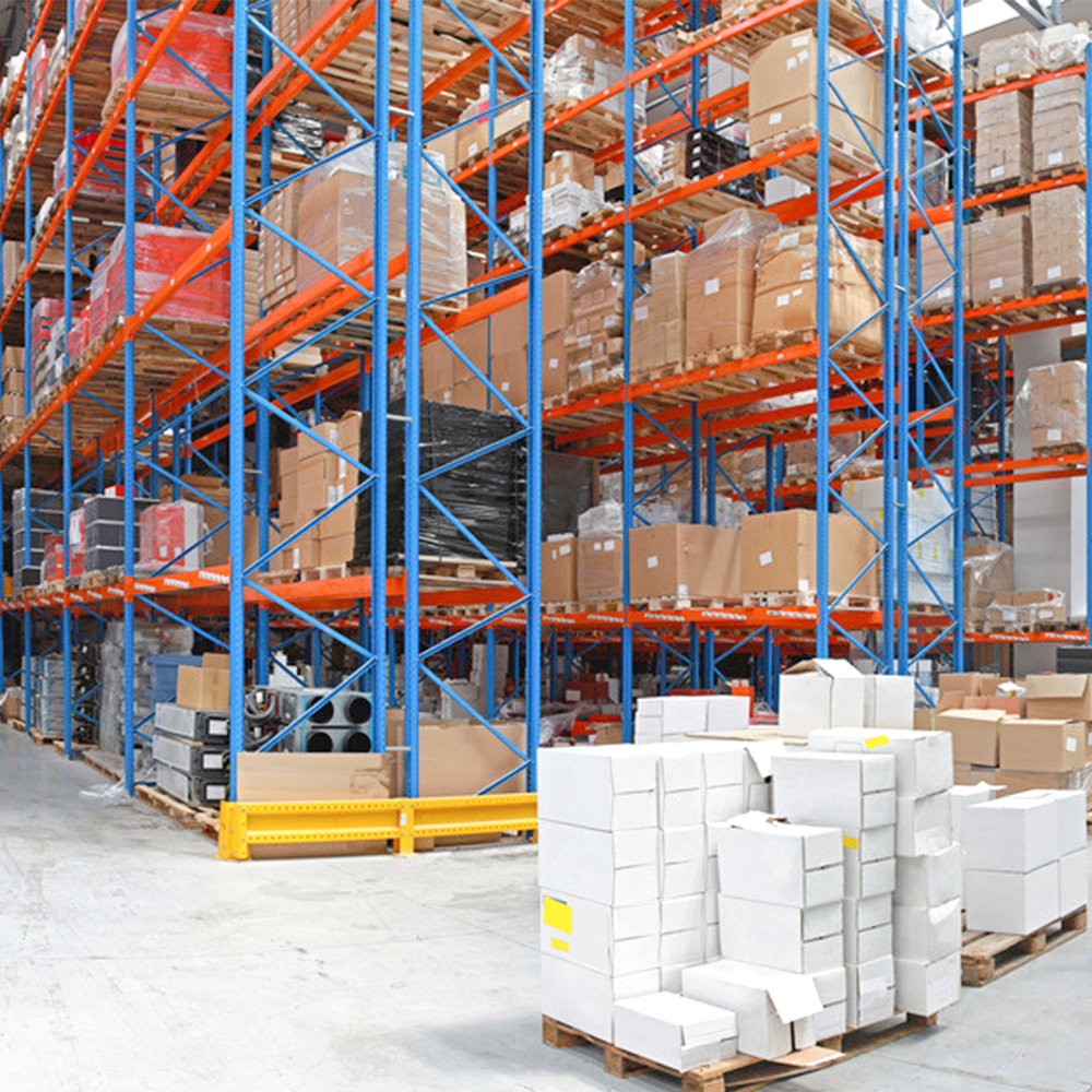 Industriële stellingen van LIJIN Manufacture: robuuste, verstelbare stalen stellingen voor garages en magazijnen.