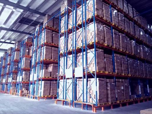 Veiligheidsontworpen dubbeldiepe palletstellingen: een kosteneffectieve dubbeldiepe stellingoplossing.