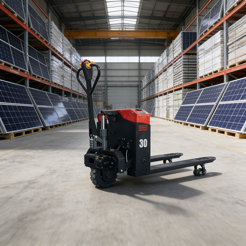 Robuuste palletwagen met gepoedercoat stalen frame, gehard stalen pomp en versterkte kunststof wielen voor materiaalbehandeling in magazijnen.